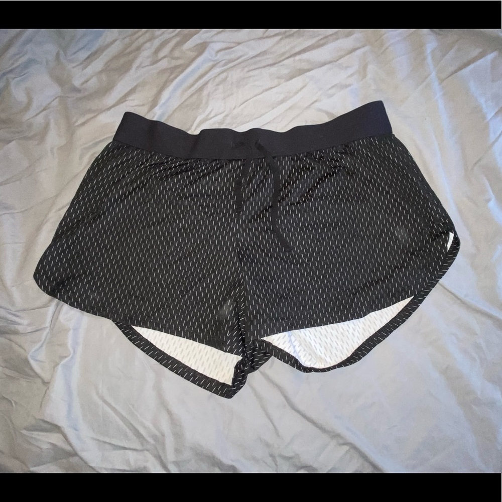 AthleticWorks Size Large Black and White Breathable Workout Shorts